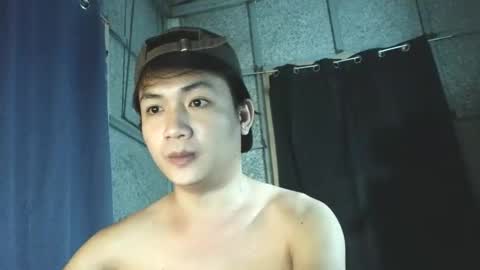 Snapshot of pinoy_petitehugecock chatting on 09.25.25 alex online show from 09.25.25