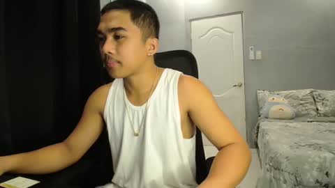 Snapshot of pinoyadriannexxx chatting on 10.15.25 Adrianne online show from 10.15.25