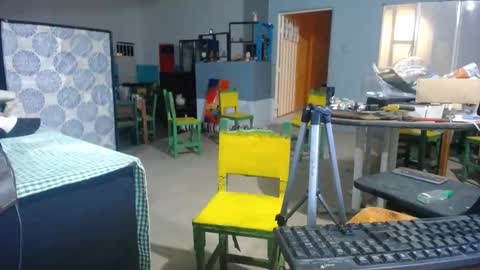 Snapshot of pirata_privado chatting on 10.27.25 pirata_privado online show from 10.27.25