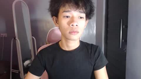 Snapshot of pixydust_69 chatting on 11.13.25 pixydust_69 online show from 11.13.25