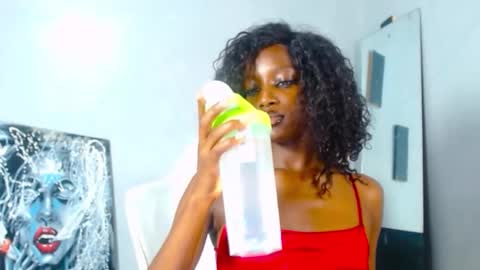 Snapshot of playboypetit chatting on 01.12.25 playboypetit online show from 01.12.25