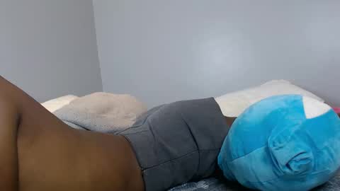 Snapshot of playboypetit chatting on 11.14.25 playboypetit online show from 11.14.25