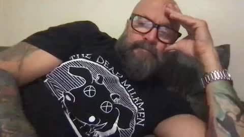 Snapshot of pleasesitonmycock chatting on 01.05.25 PleaseSitOnMyCock online show from 01.05.25