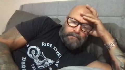 Snapshot of pleasesitonmycock chatting on 09.28.25 PleaseSitOnMyCock online show from 09.28.25