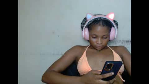 Snapshot of plumnjuicyx chatting on 02.24.25 plumnjuicyx online show from 02.24.25