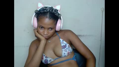 Snapshot of plumnjuicyx chatting on 02.26.25 plumnjuicyx online show from 02.26.25