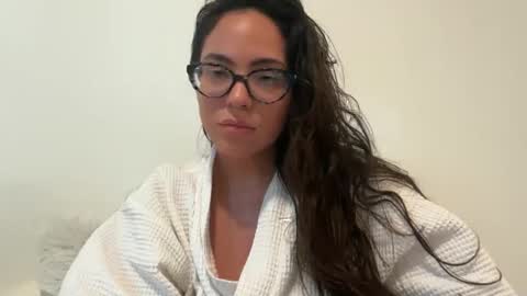 Snapshot of pollyyypocket chatting on 11.01.25 Polly Pocket online show from 11.01.25