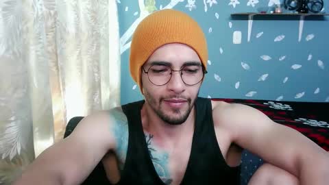 Snapshot of ponzothc chatting on 09.25.25 ponzothc online show from 09.25.25