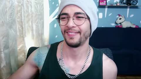 Snapshot of ponzothc chatting on 10.01.25 ponzothc online show from 10.01.25