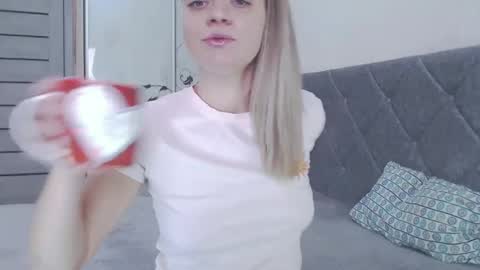 Snapshot of popkornmolli chatting on 02.05.25 popkornmolli online show from 02.05.25