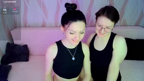 Snapshot of pornostendup chatting on 02.20.25 Ana and Tati online show from 02.20.25