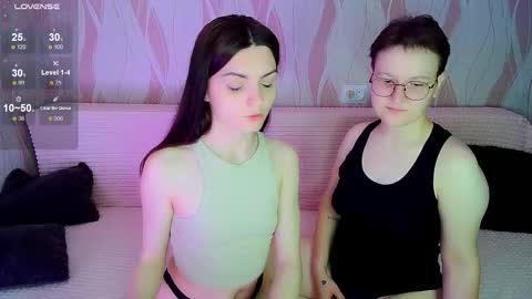 Snapshot of pornostendup chatting on 09.24.25 Ana and Tati online show from 09.24.25