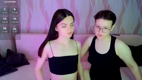 Snapshot of pornostendup chatting on 09.27.25 Ana and Tati online show from 09.27.25