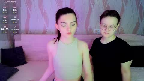 Snapshot of pornostendup chatting on 10.10.25 Ana and Tati online show from 10.10.25