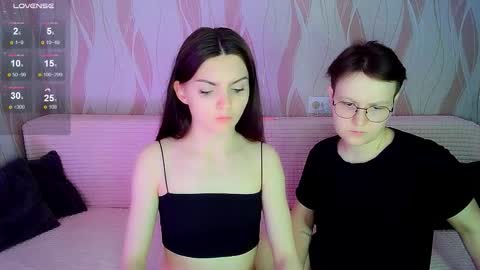Snapshot of pornostendup chatting on 10.15.25 Ana and Tati online show from 10.15.25
