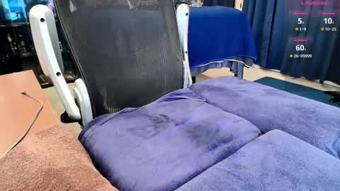 Snapshot of poundingpud420 chatting on 02.25.25 PoundingPud420 online show from 02.25.25