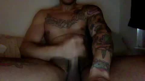 Snapshot of pourlemoment chatting on 10.11.25 pourlemoment online show from 10.11.25