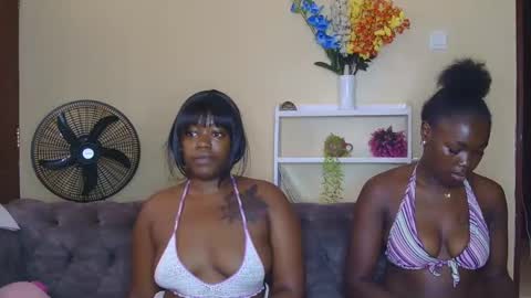 Snapshot of preetycookie chatting on 01.10.25 Lilly online show from 01.10.25