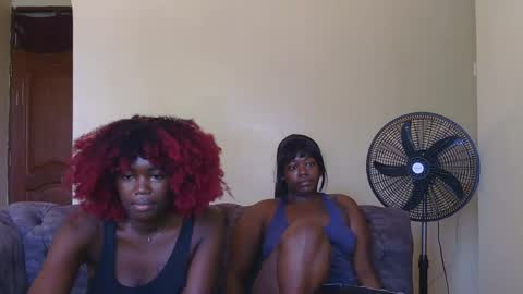 Snapshot of preetycookie chatting on 01.28.25 Lilly online show from 01.28.25