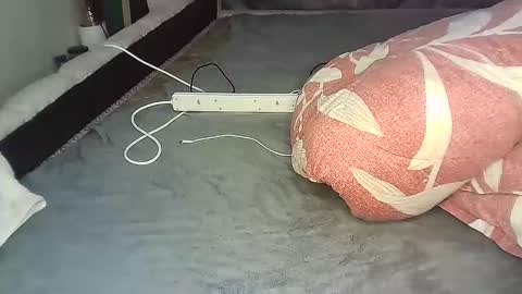 Snapshot of pretty_bums chatting on 12.09.24 chichi online show from 12.09.24