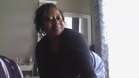 Snapshot of pretty_bums chatting on 03.02.25 chichi online show from 03.02.25