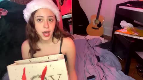 Snapshot of pretty_in_p1nk chatting on 12.17.24 Sophie online show from 12.17.24