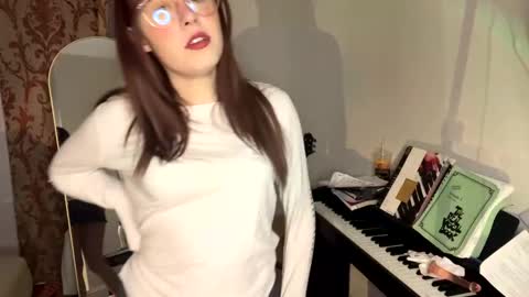 Snapshot of pretty_in_p1nk chatting on 01.14.25 Sophie online show from 01.14.25