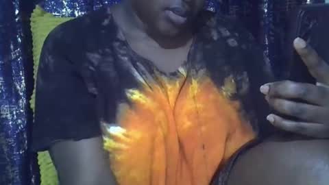pretty_vall online show from 10.20.25