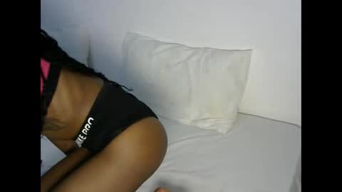 prettyquiny254 online show from 10.18.25