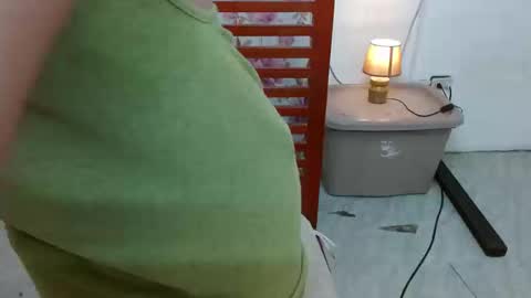 Snapshot of prettyshiela chatting on 09.23.25 SHIELA MAE online show from 09.23.25