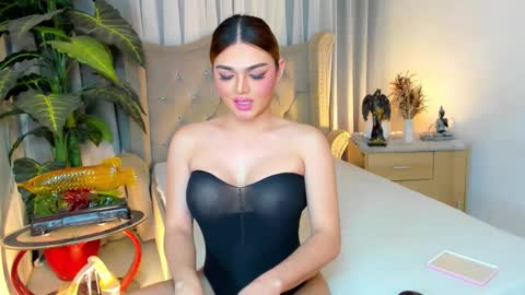 Snapshot of princesshugecumontop chatting on 10.20.25 PrincessDONT FORGET TO FOLLOW ME online show from 10.20.25