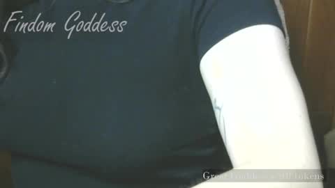 Snapshot of princessmariahswitch chatting on 10.14.25 Cuckold Cravings online show from 10.14.25