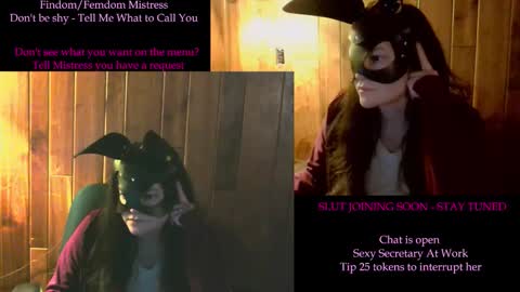 Snapshot of princessmariahswitch chatting on 11.03.25 Cuckold Cravings online show from 11.03.25