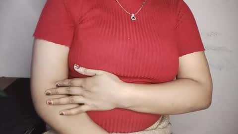 Snapshot of priyu_ chatting on 11.07.25 priyu_ online show from 11.07.25