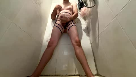 Snapshot of puffnplayla420 chatting on 10.10.25 puffnplayla420 online show from 10.10.25