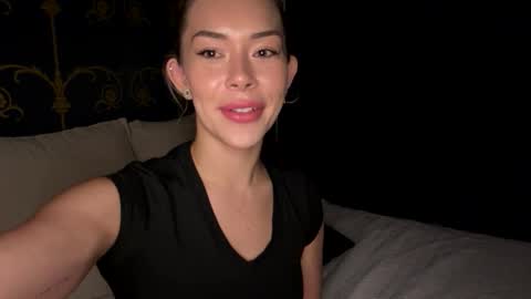 Snapshot of pussycandy4u chatting on 11.12.25 pussycandy4u online show from 11.12.25