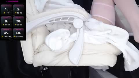 Snapshot of qianqian_ chatting on 10.30.25 qianqian_ online show from 10.30.25