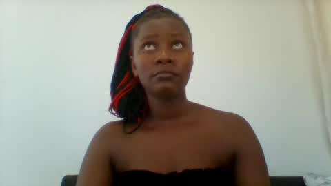 Snapshot of queen_diveer chatting on 10.25.25 queen_diveer online show from 10.25.25