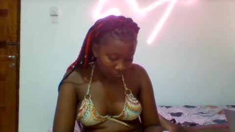 Snapshot of queen_diveer chatting on 10.25.25 queen_diveer online show from 10.25.25