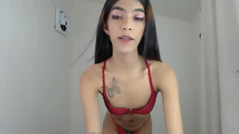 Snapshot of queen_leix chatting on 02.20.25 Leix online show from 02.20.25