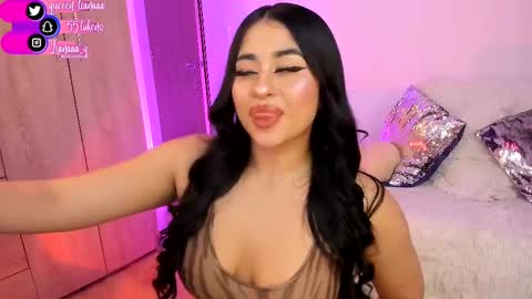 Snapshot of queen_liana chatting on 02.19.25 Liana  online show from 02.19.25