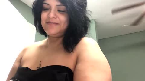 Snapshot of queenkitty477 chatting on 09.16.25 queenkitty477 online show from 09.16.25