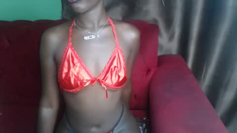 Snapshot of queennafisha chatting on 10.04.25 Nafie online show from 10.04.25