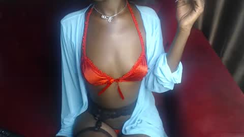 Snapshot of queennafisha chatting on 10.11.25 Nafie online show from 10.11.25
