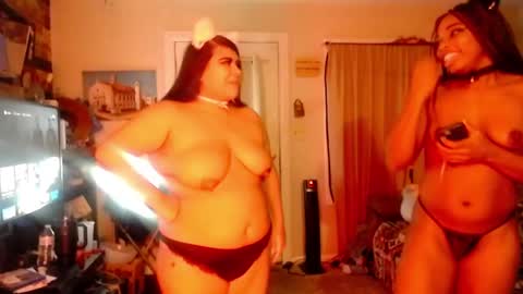 Snapshot of queenofheartsfaerah chatting on 01.27.25 QueenOfHearts online show from 01.27.25