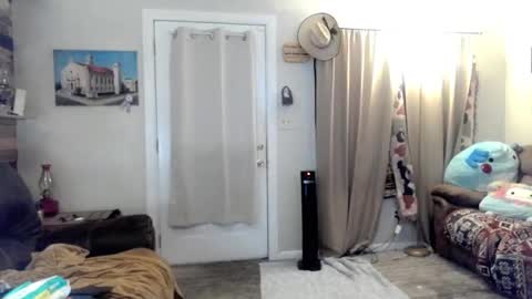 Snapshot of queenofheartsfaerah chatting on 02.05.25 QueenOfHearts online show from 02.05.25