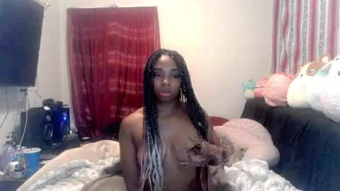 Snapshot of queenofheartsfaerah chatting on 02.09.25 QueenOfHearts online show from 02.09.25