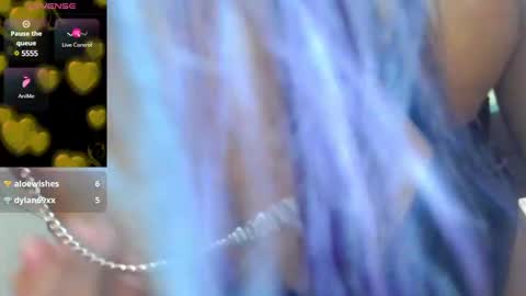 Snapshot of queenofheartsfaerah chatting on 03.05.25 QueenOfHearts online show from 03.05.25