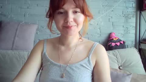 Snapshot of queenofmodels chatting on 03.12.25 QueenOfModels online show from 03.12.25