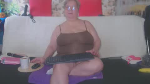 QueenPammy online show from 10.14.25